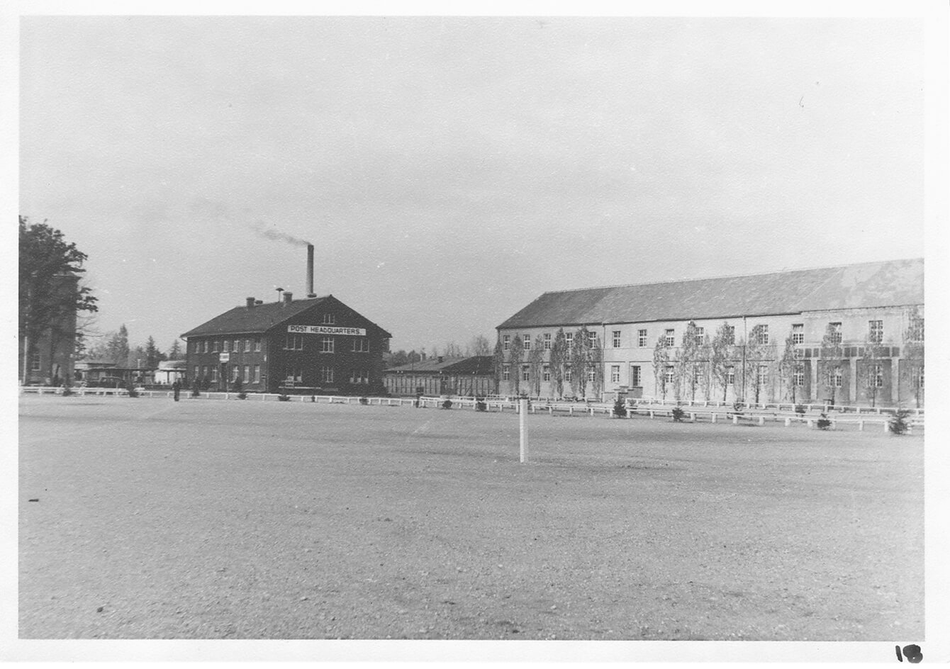 Ehemaliges SS-Hauptgebäude nun Poststelle der US-Armee